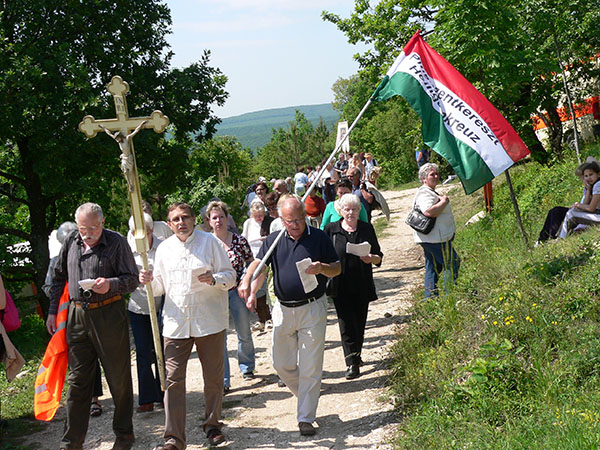 A Csíksomlyói Kegytemplom és a Pilisszántói Boldogasszony Kápolna közös pünkösdi miséje