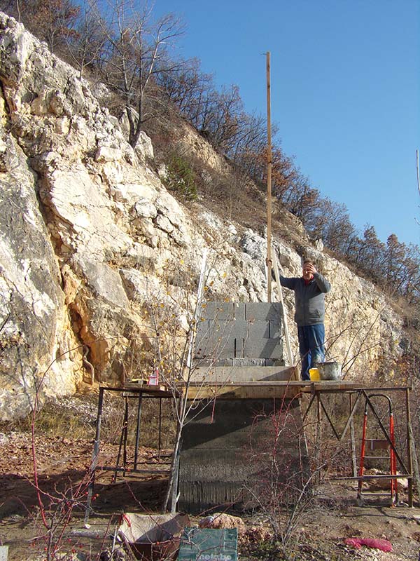 Áldást osztó Jézus szobor