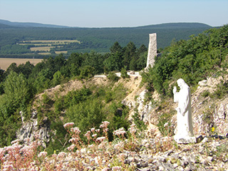 Áldást osztó Jézus szobor